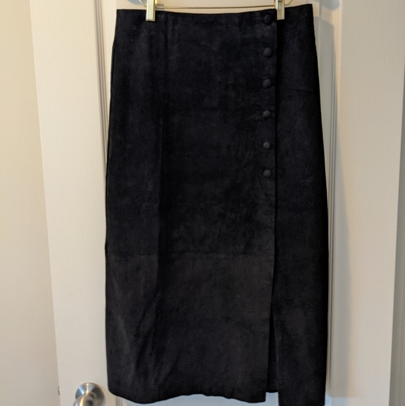 Vintage black suede skirt with snaps - Picture 1 of 8